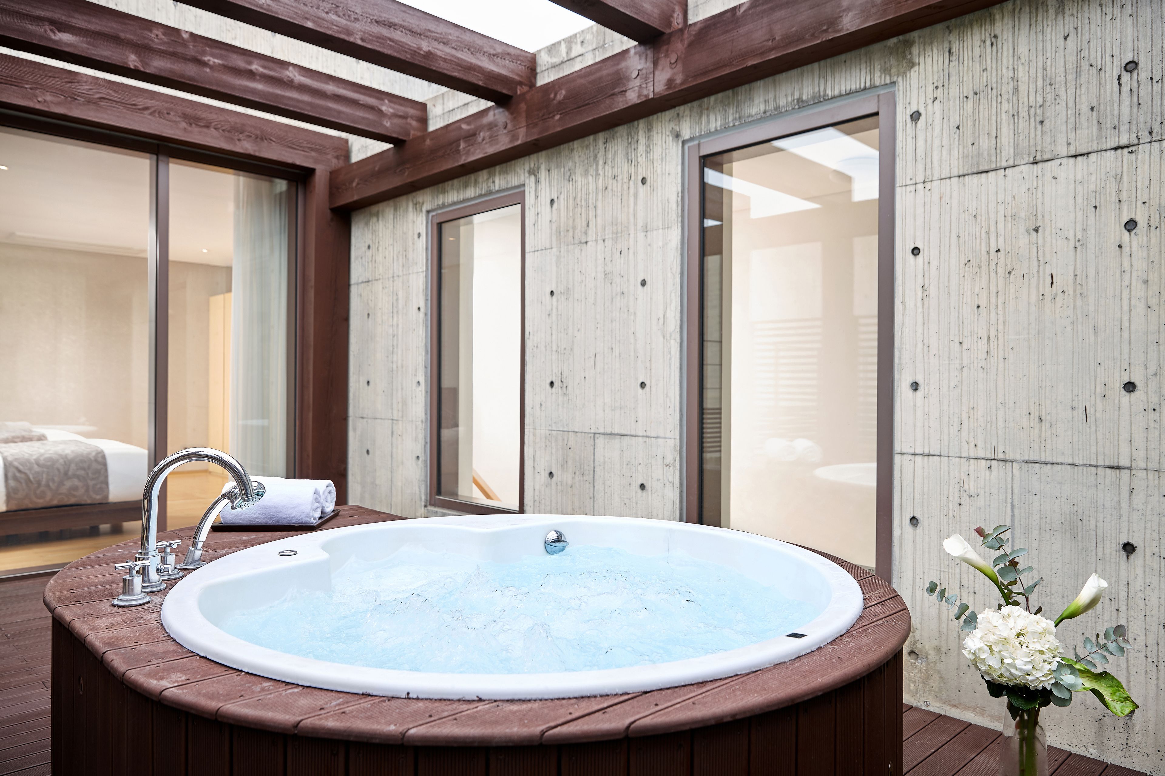 Tab spa persendirian