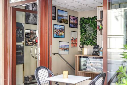 Cafe