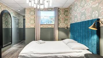 Executive Suite, No Windows | Desk, rollaway beds, free WiFi