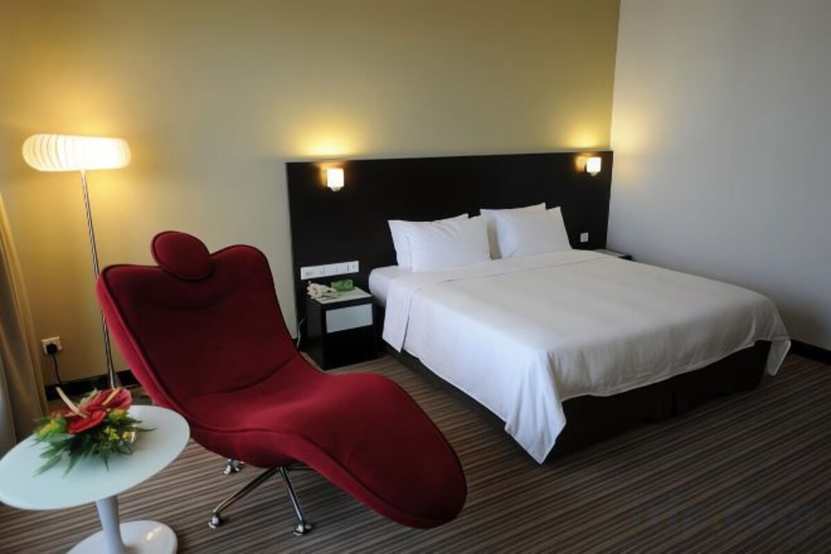 In-room safe, desk, soundproofing, iron/ironing board