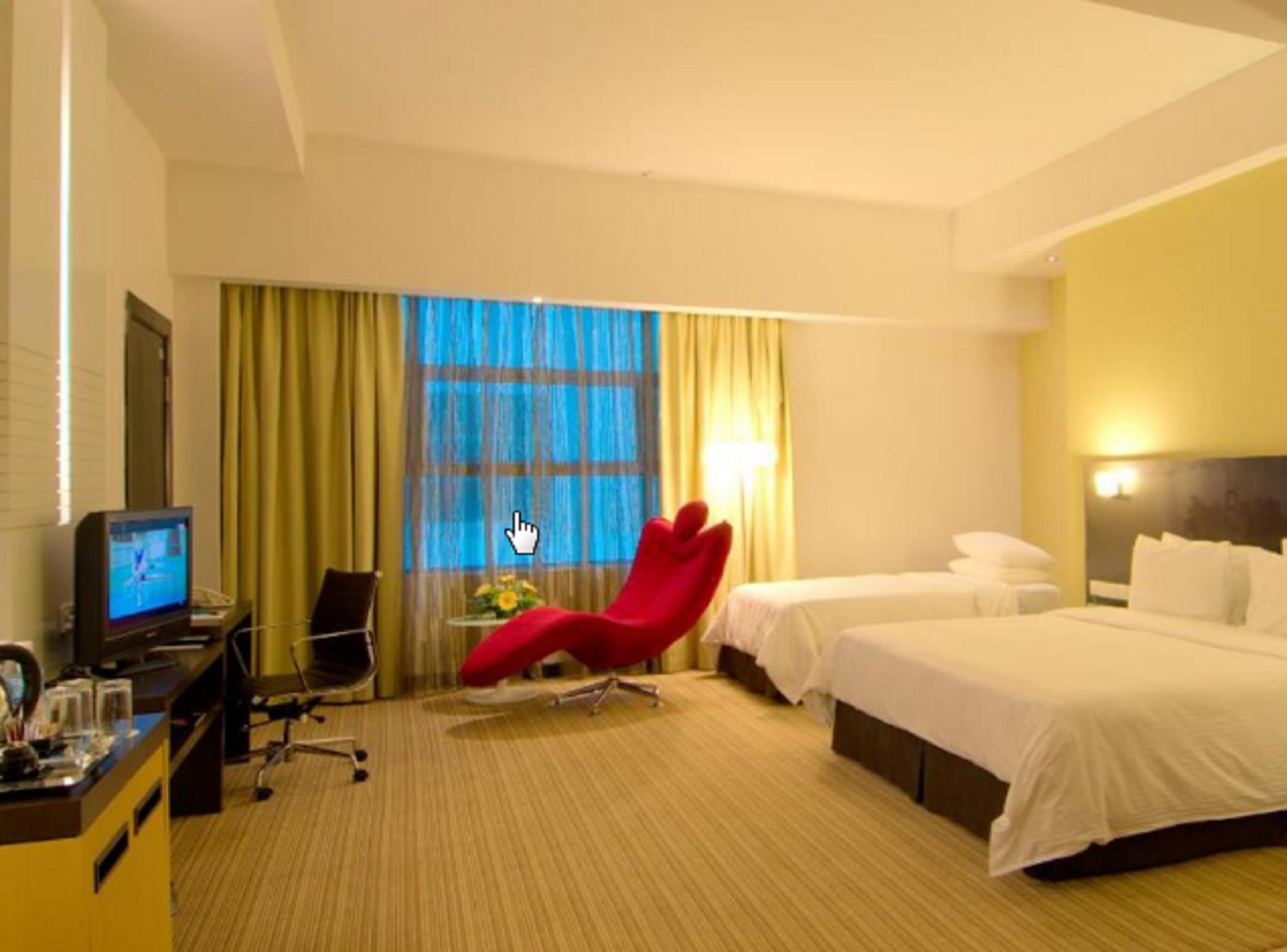 atrium | in-room safe, desk, soundproofing, iron/ironing board