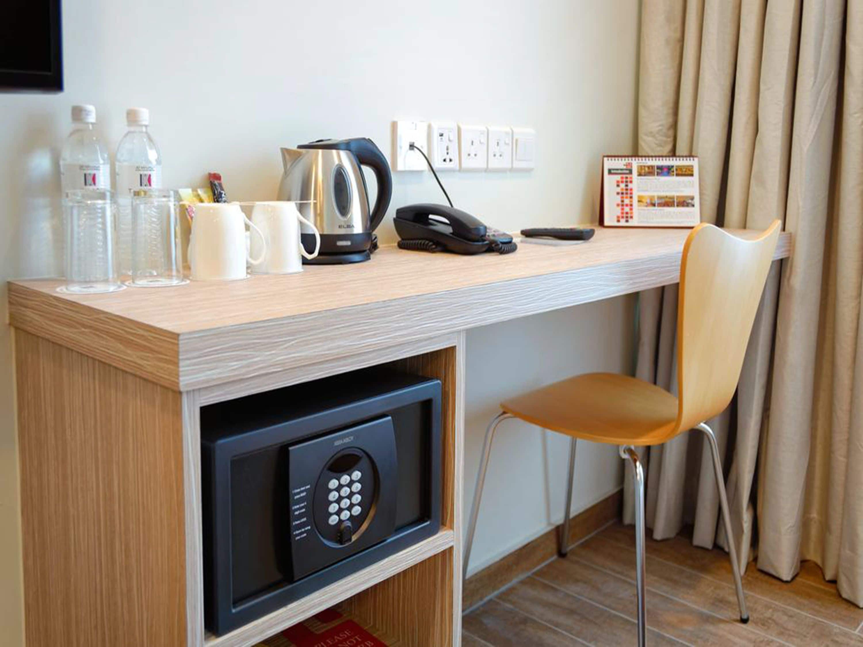 courtyard triple | in-room safe, desk, soundproofing, iron/ironing board