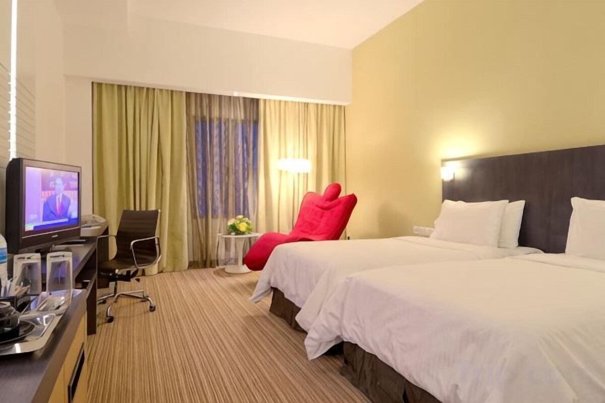 In-room safe, desk, soundproofing, iron/ironing board