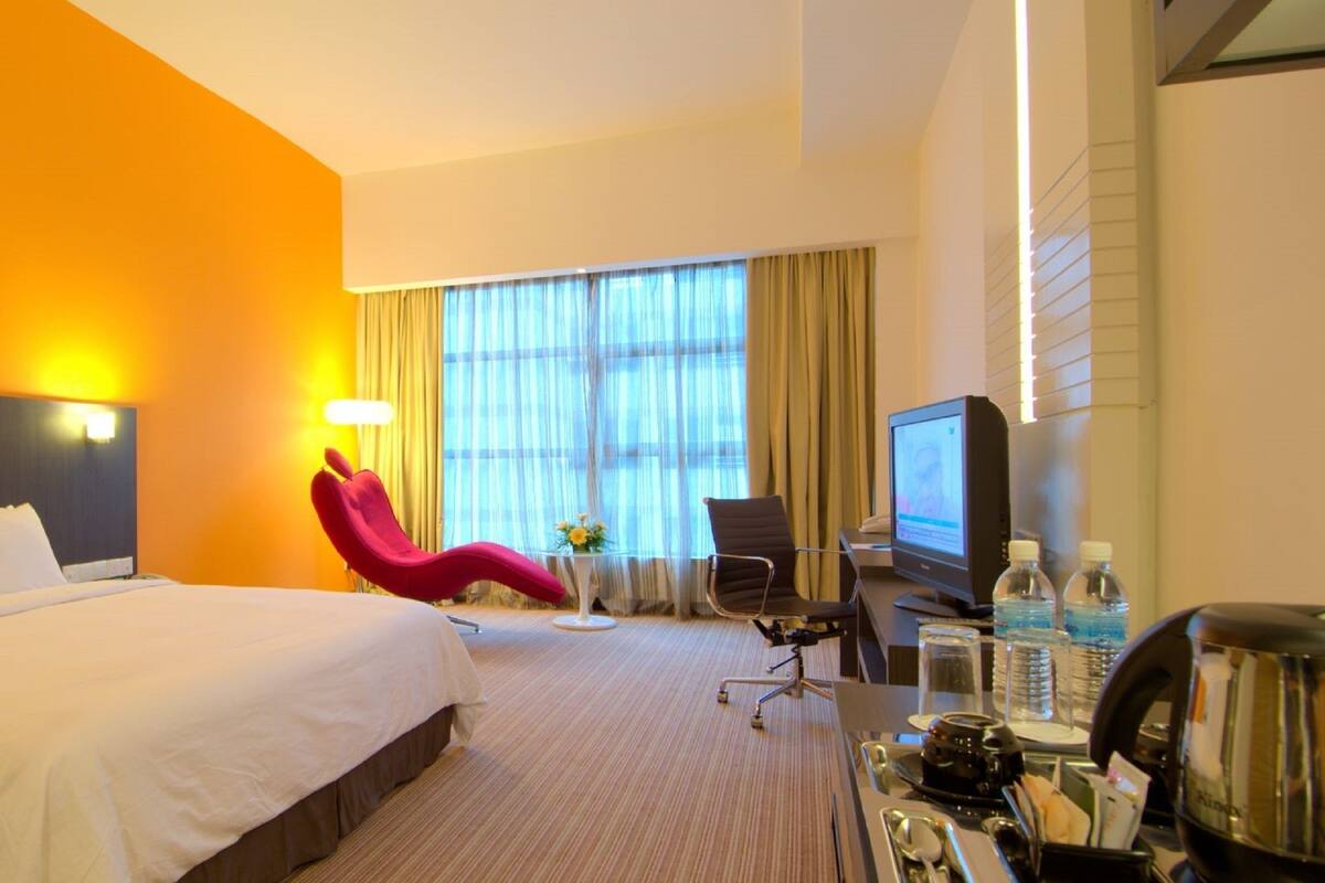 Superior Room | In-room safe, desk, soundproofing, iron/ironing board