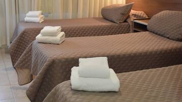 Standard Plus | Minibar, desk, free cribs/infant beds, rollaway beds