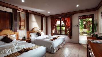 Standard Room | Select Comfort beds, in-room safe, desk, free cribs/infant beds