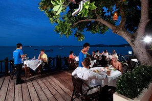 Outdoor dining - PGS Hotel Sandy Resort (Koh Samui)