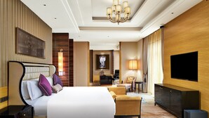 Presidential Suite, 1 King Bed | Minibar, in-room safe, desk, blackout curtains - Crowne Plaza Tianjin Jinnan by IHG (Tianjin)