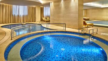 Indoor pool, sun loungers