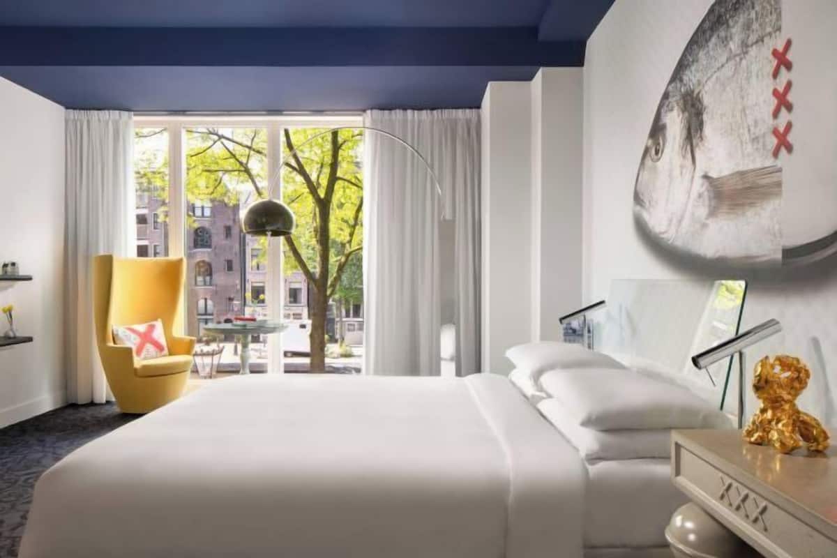 Hypo-allergenic bedding, down duvets, free minibar items, in-room safe