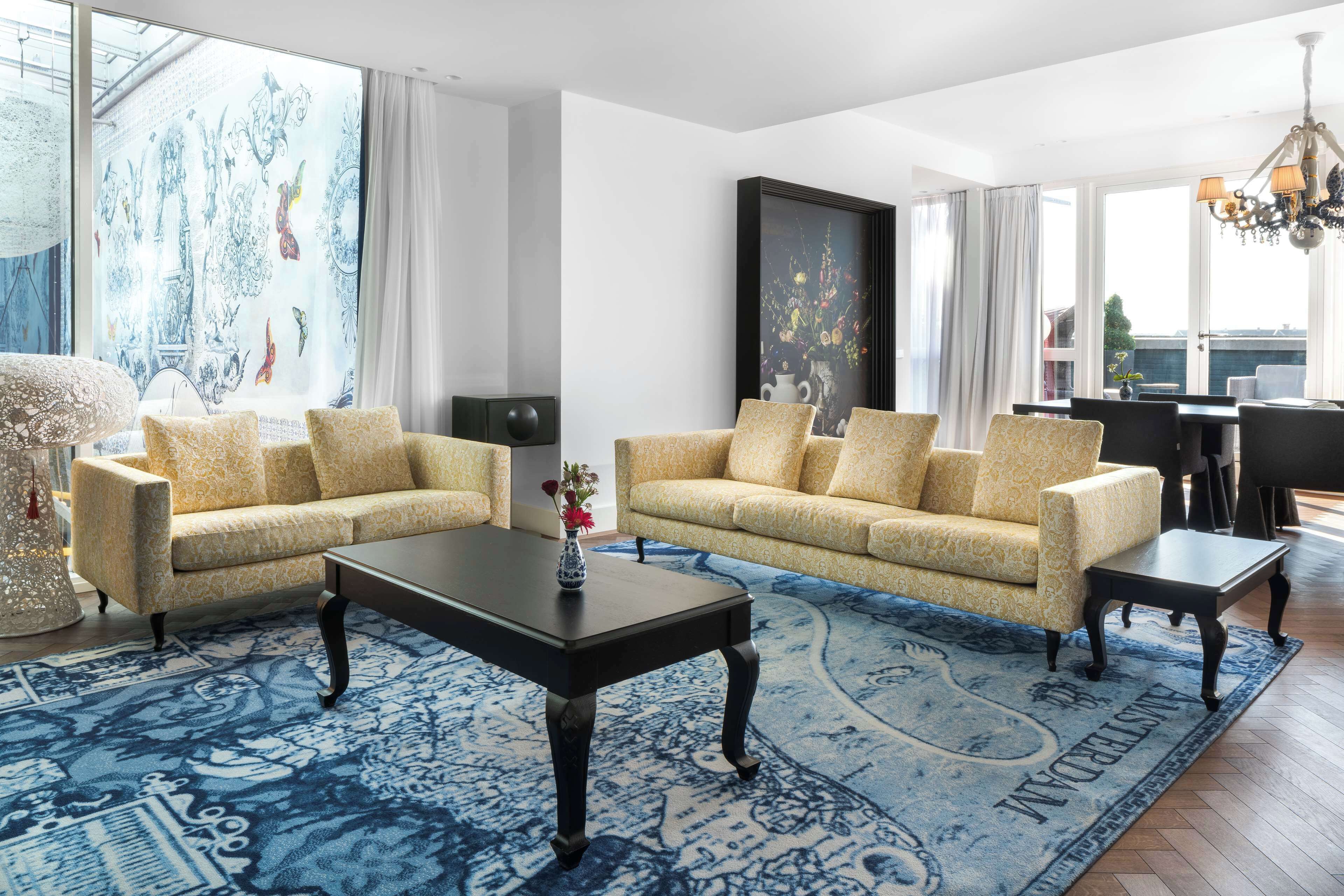 suite (prinsengracht) | hypo-allergenic bedding, down duvets, free minibar items, in-room safe