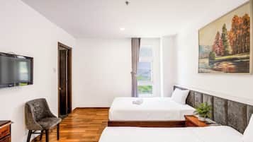 Deluxe Twin Room, Bathtub, City View | View from room
