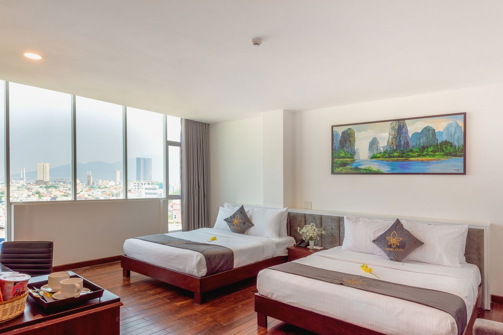 Edredones de plumas, colchones viscoelásticos, minibar y caja fuerte