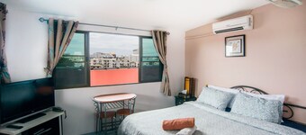 Pattaya Holiday Lodge