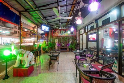 Pattaya Holiday Lodge