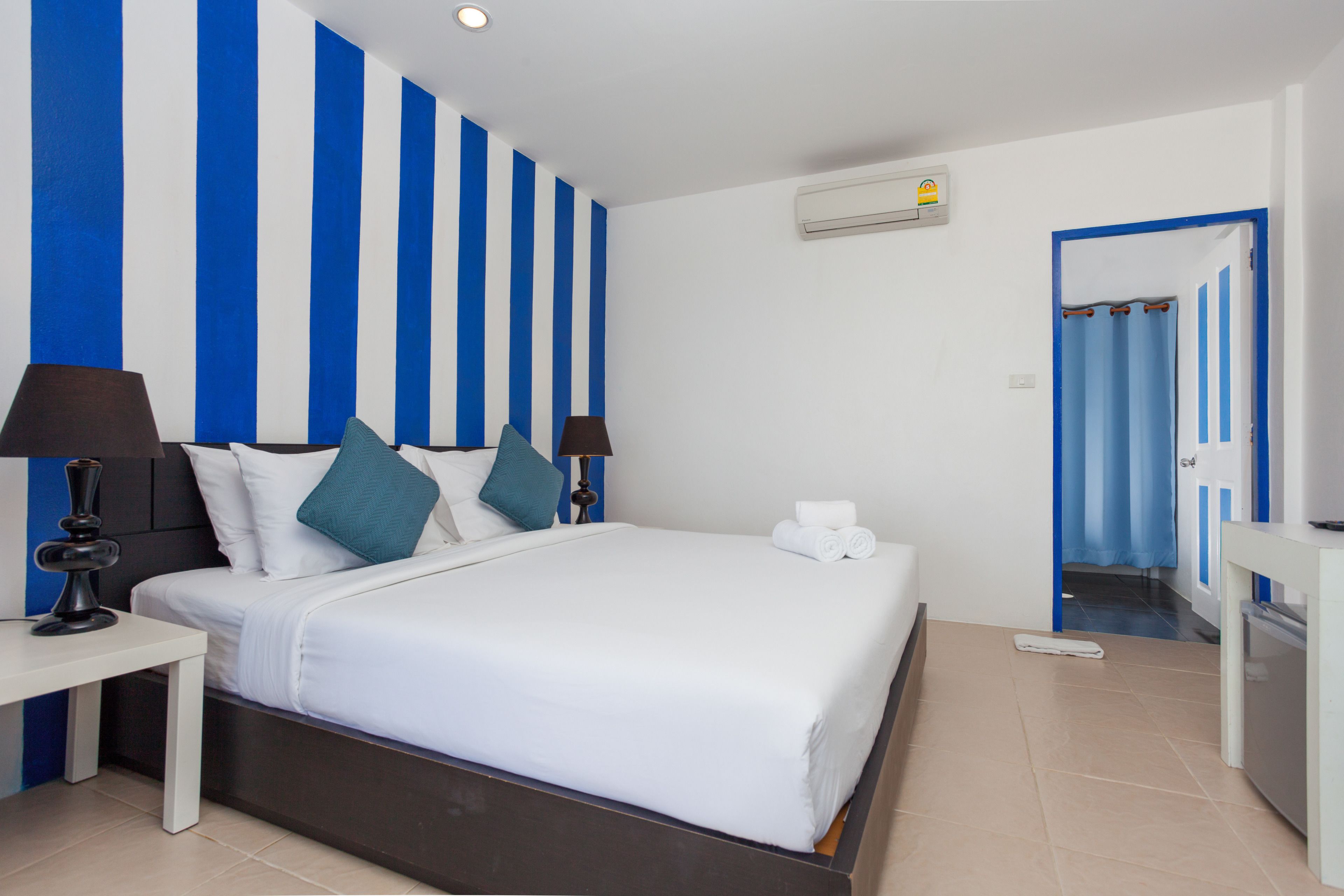 coco beach front | rollaway beds