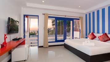 Nautical Deluxe | Rollaway beds