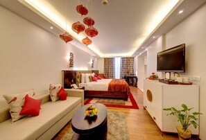 Suite Premier, 1 cama doble | Ropa de cama de alta calidad, edredones de plumas, minibar y caja fuerte