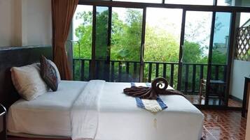 Deluxe Villa | Free WiFi, bed sheets