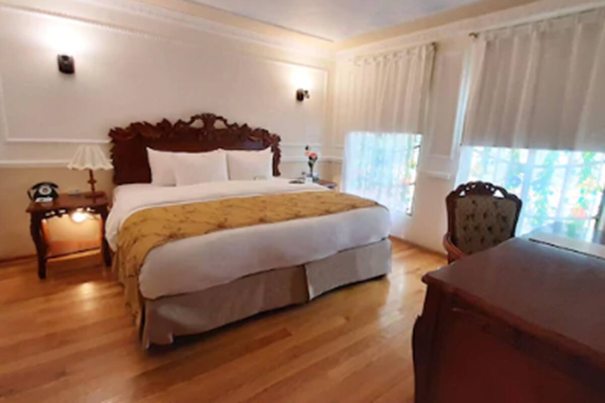 ห้องสวีท | ตู้นิรภัยในห้องพัก, โต๊ะทำงาน, เตารีด/โต๊ะรีดผ้า, Wi-Fi ฟรี