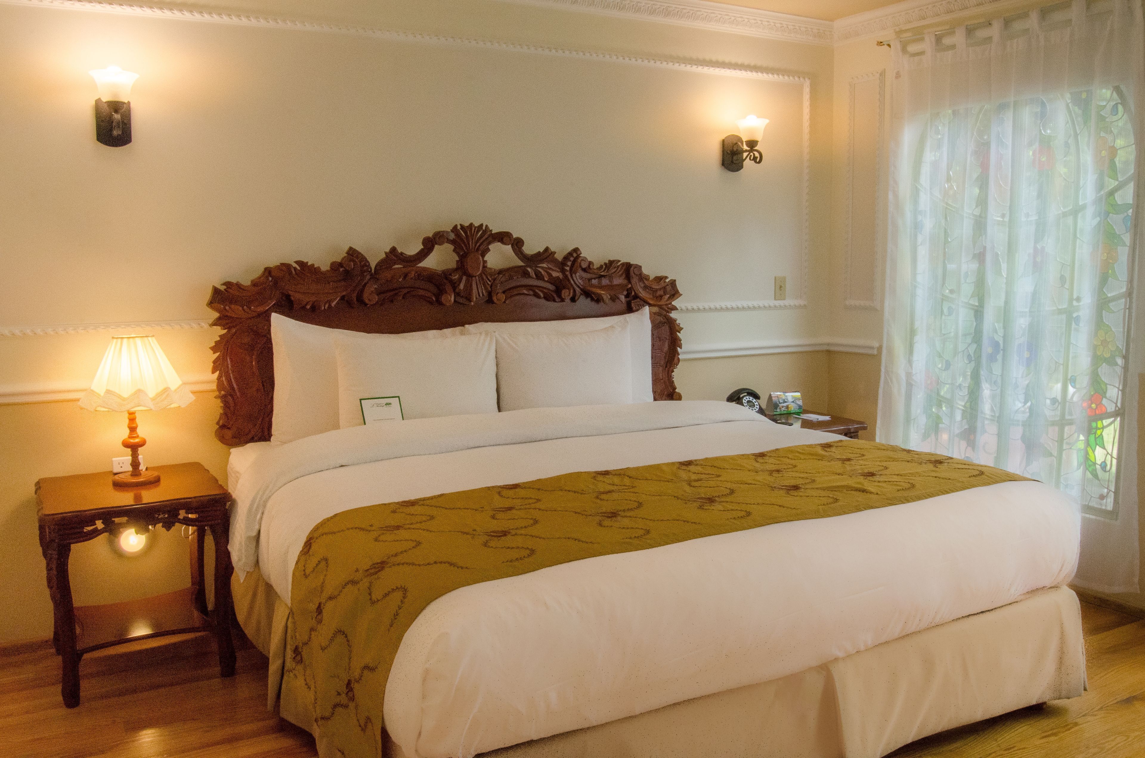 Zimmersafe, Schreibtisch, Bügeleisen/Bügelbrett, kostenloses WLAN