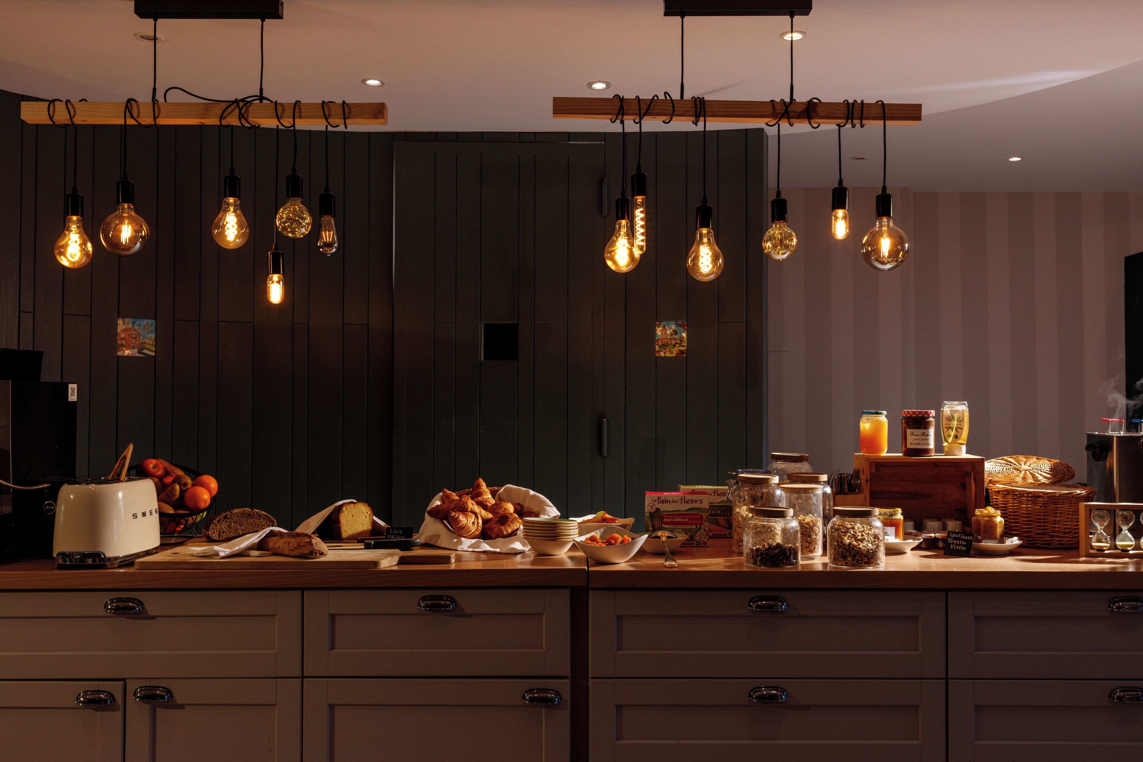 daily buffet breakfast for a fee