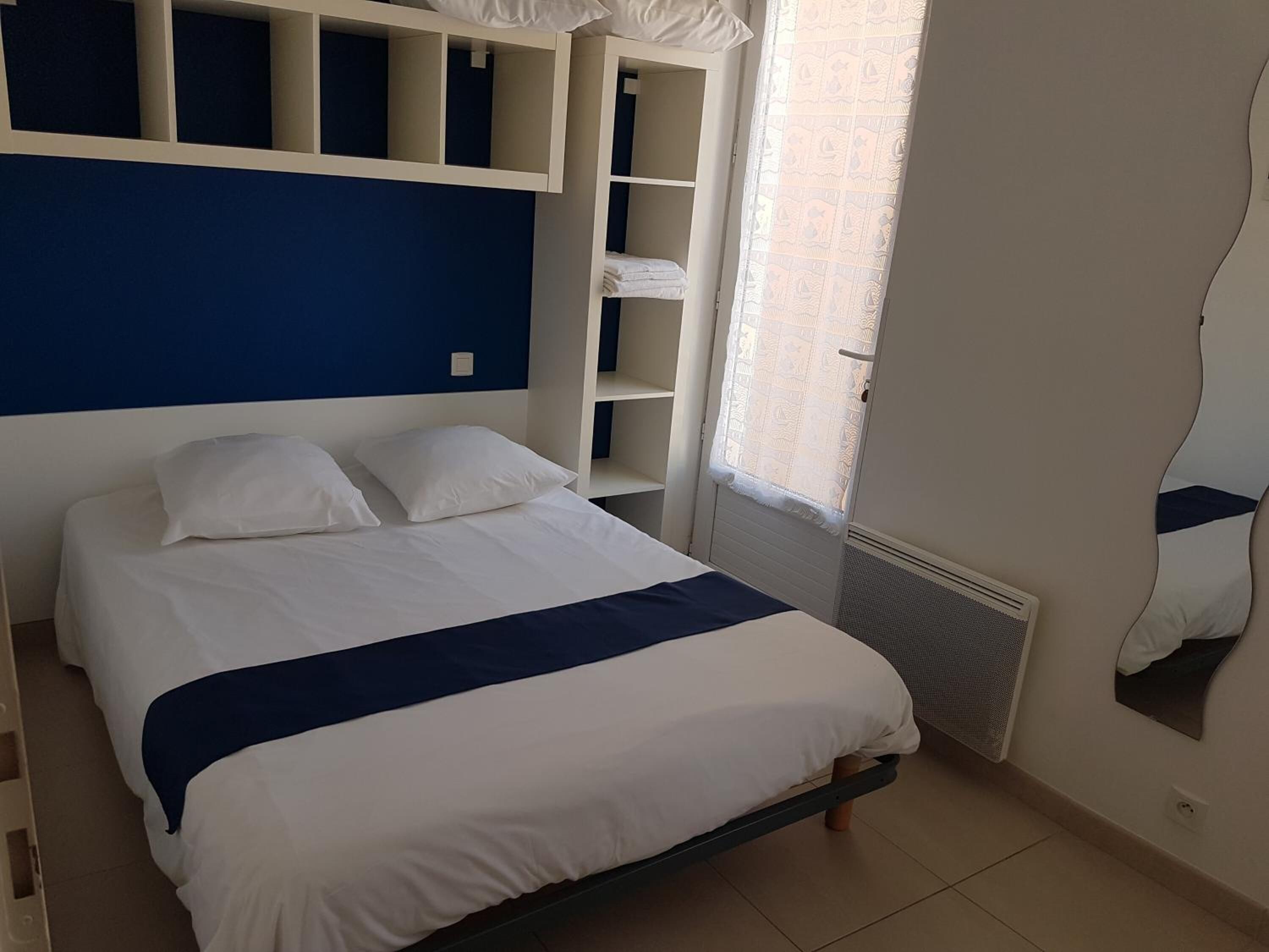 Blackout curtains, soundproofing, iron/ironing board, free WiFi