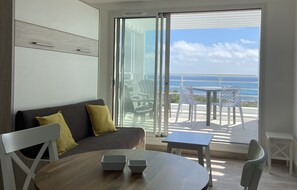 Estúdio superior, vista para o oceano | Cortinas blackout, quartos à prova de som, ferros/tábuas de passar roupa
