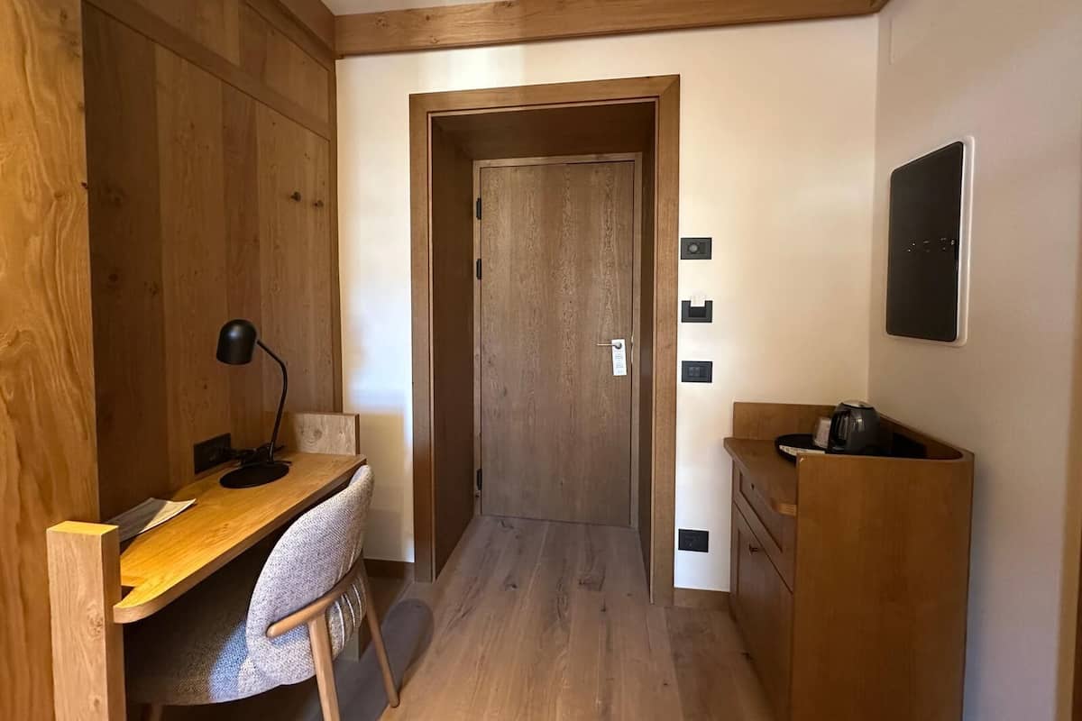 Superior Single Room, Mountain View | 1 bedroom, down comforters, memory foam beds, in-room safe