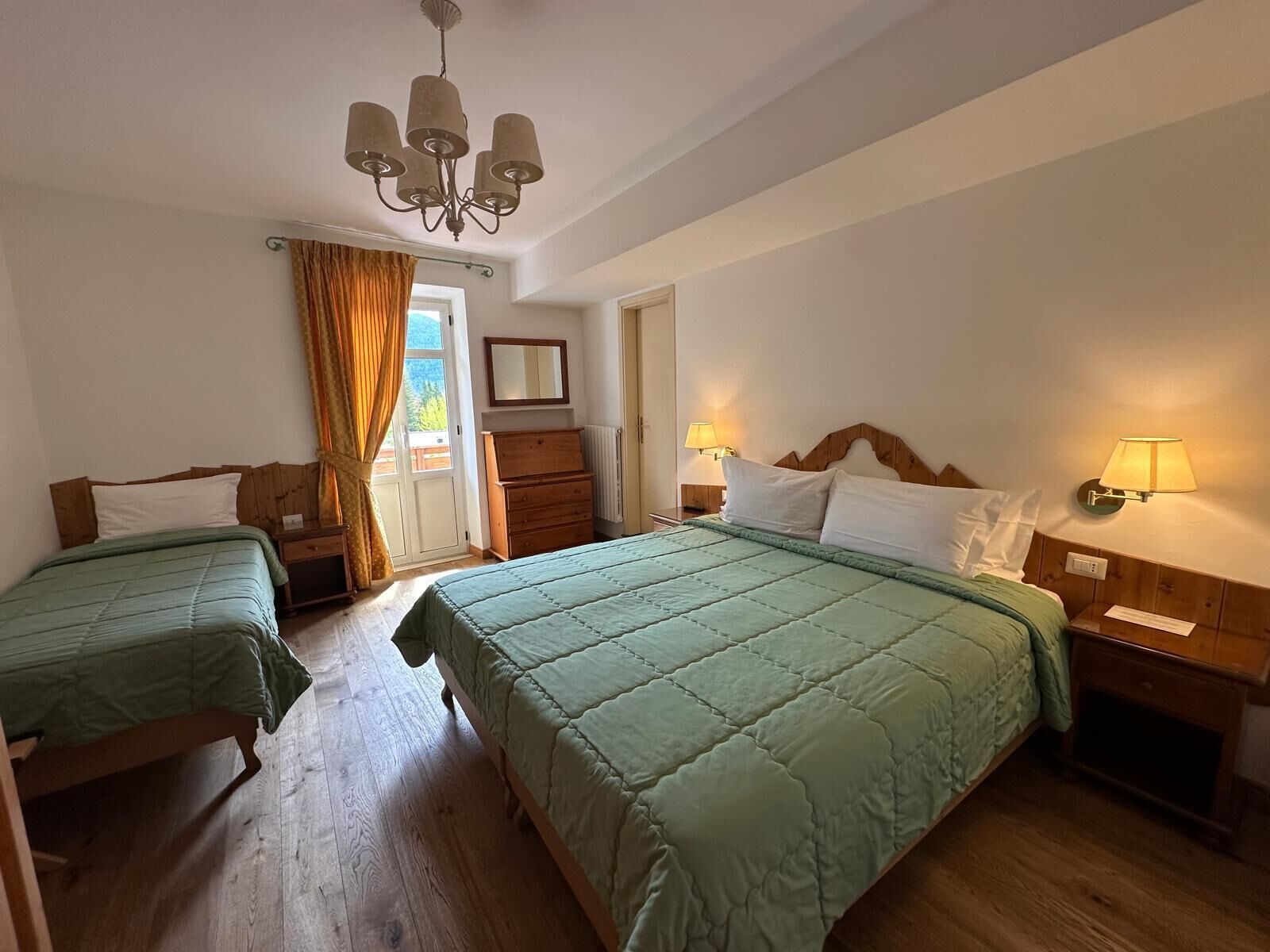 1 bedroom, down duvets, memory-foam beds, in-room safe