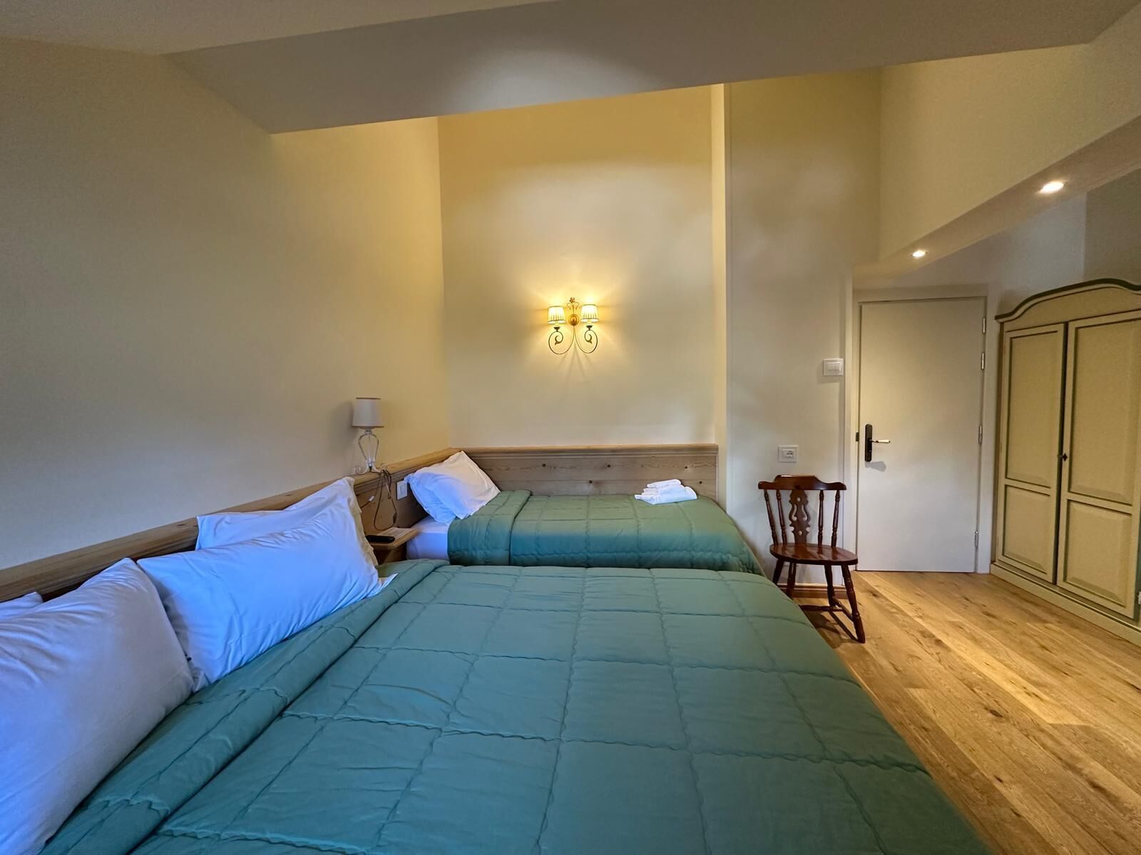 1 bedroom, down duvets, memory-foam beds, in-room safe