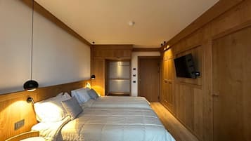 Superior Twin Room, Balcony, Mountain View | 1 bedroom, down duvets, memory-foam beds, in-room safe