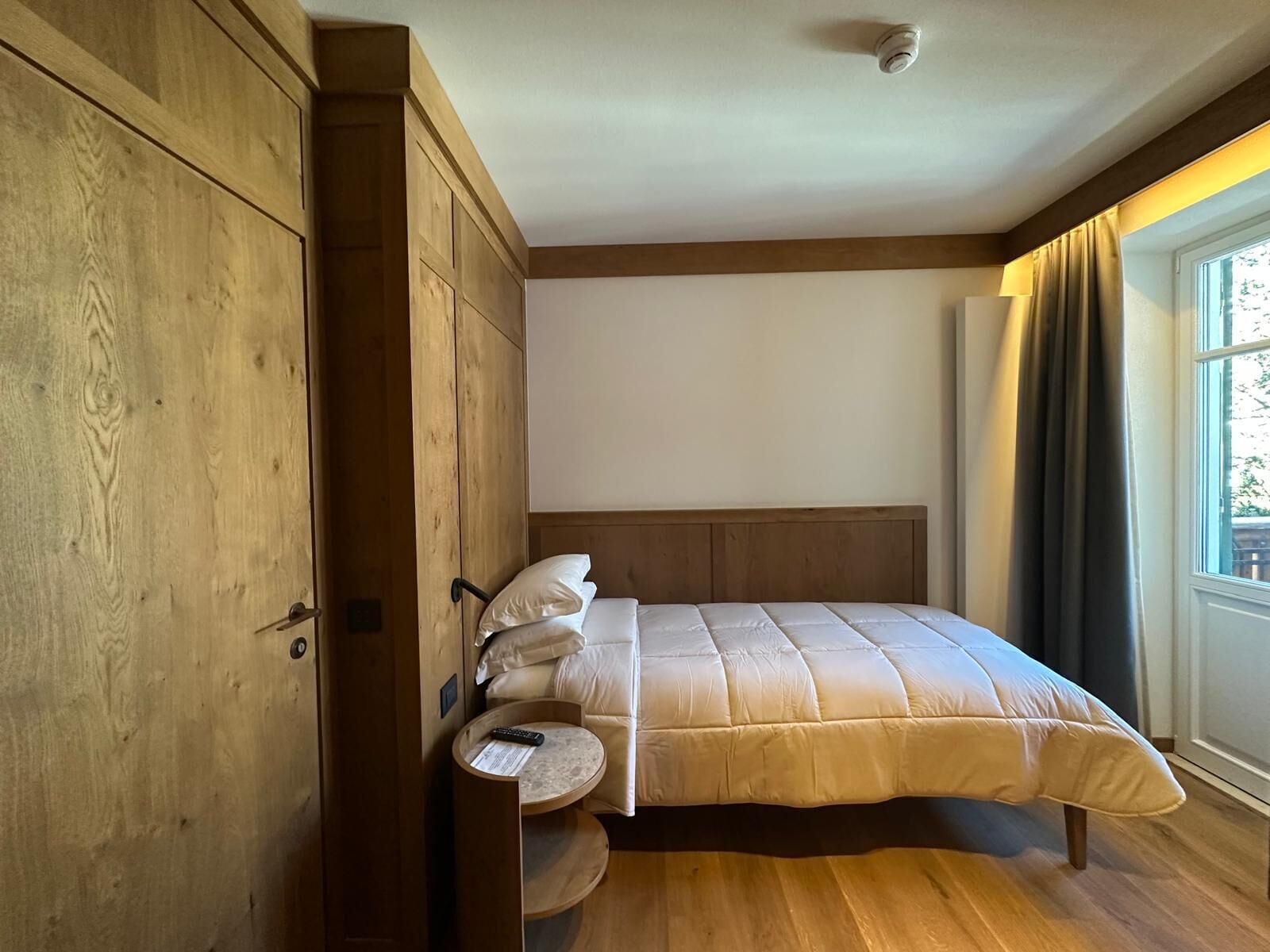 1 bedroom, down duvets, memory-foam beds, in-room safe