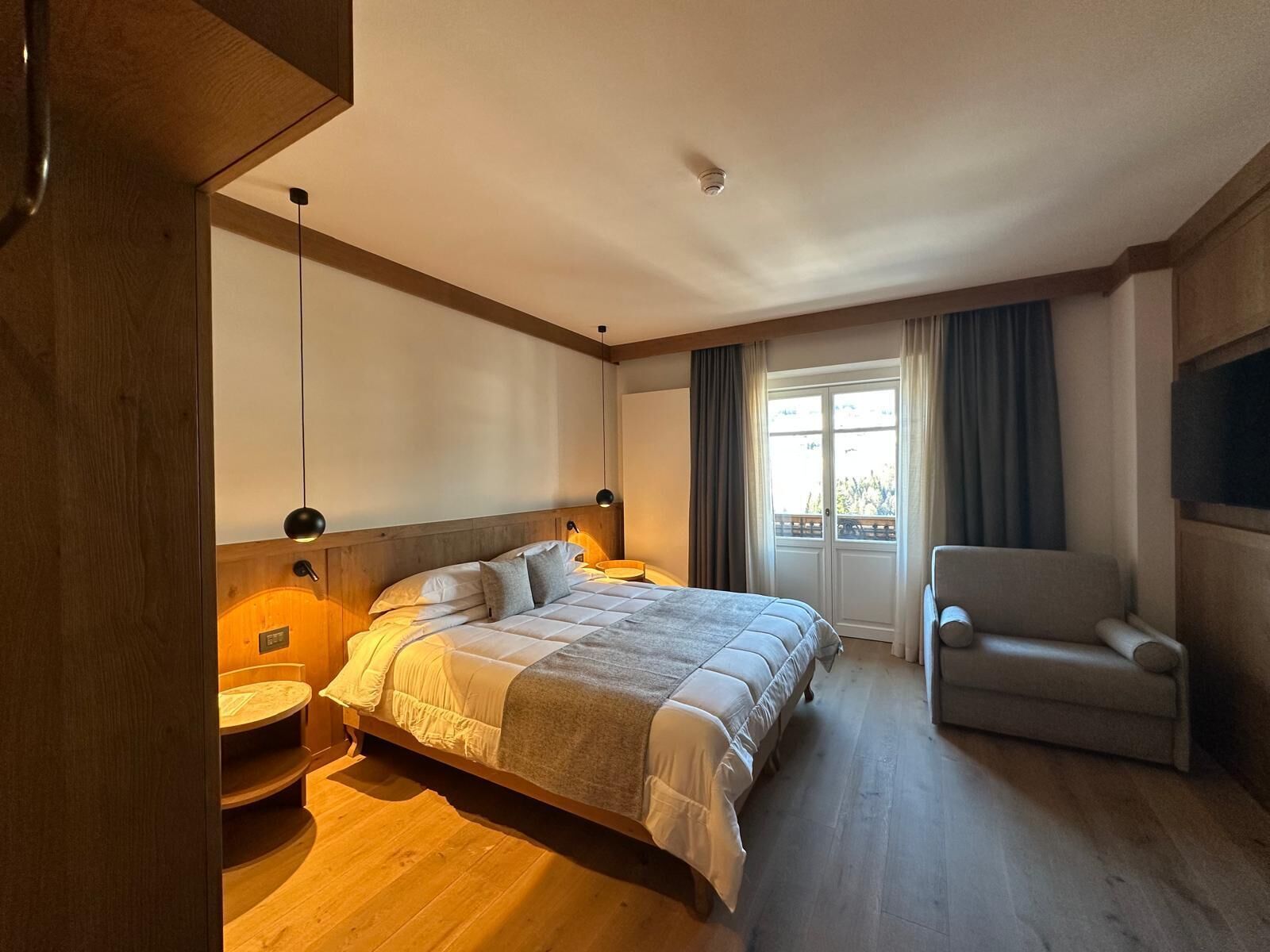 1 bedroom, down duvets, memory-foam beds, in-room safe