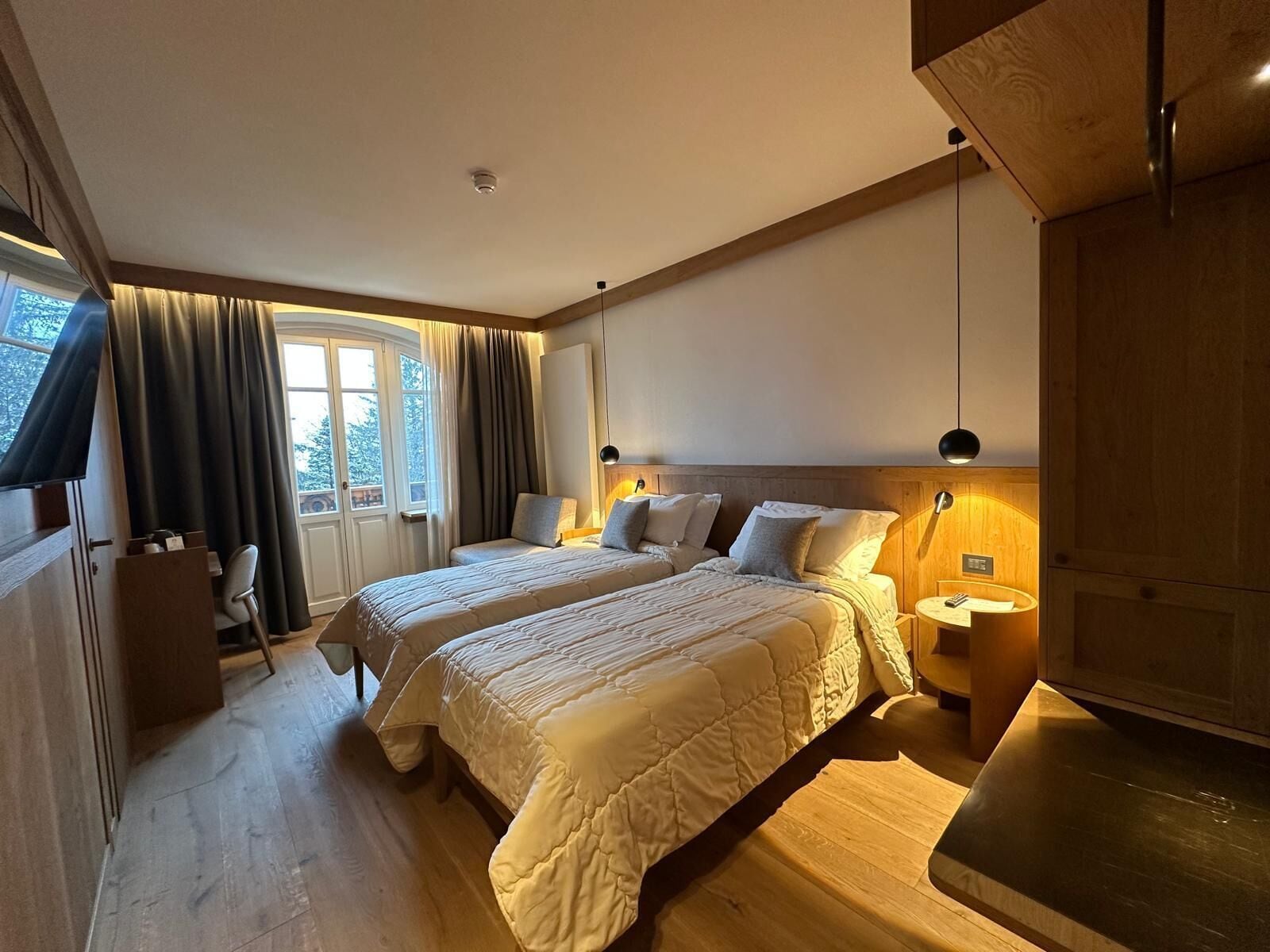 Chambre Supérieure avec lits jumeaux, balcon, vue montagne | 1 chambre, couette en duvet d'oie, matelas mémoire de forme