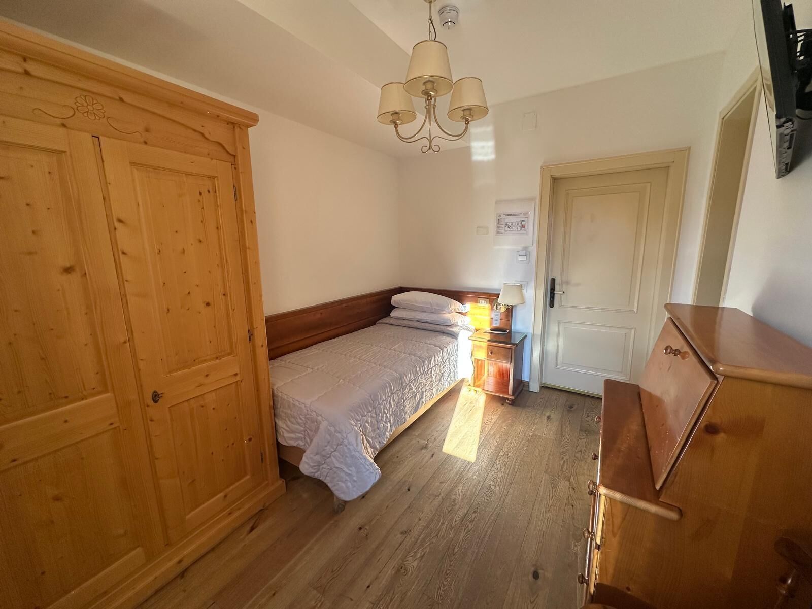 Free toiletries, hair dryer, bidet, towels