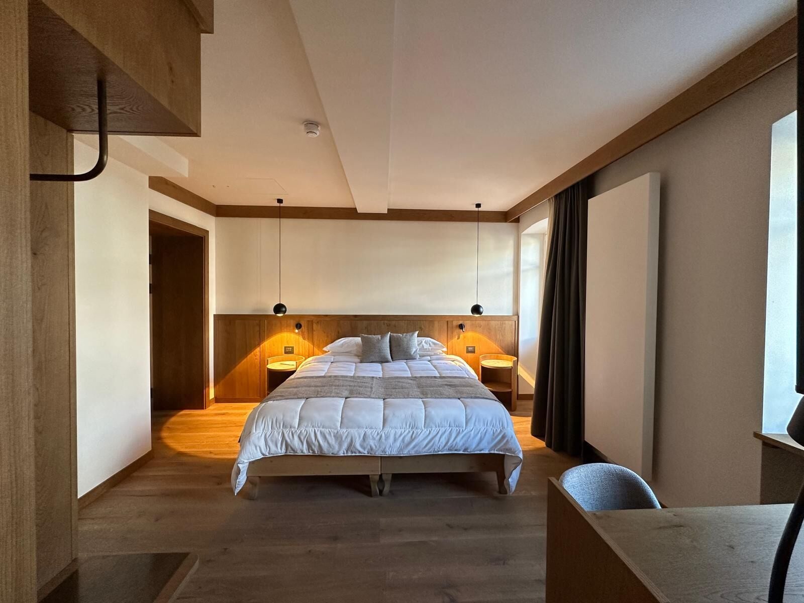 1 bedroom, down duvets, memory-foam beds, in-room safe