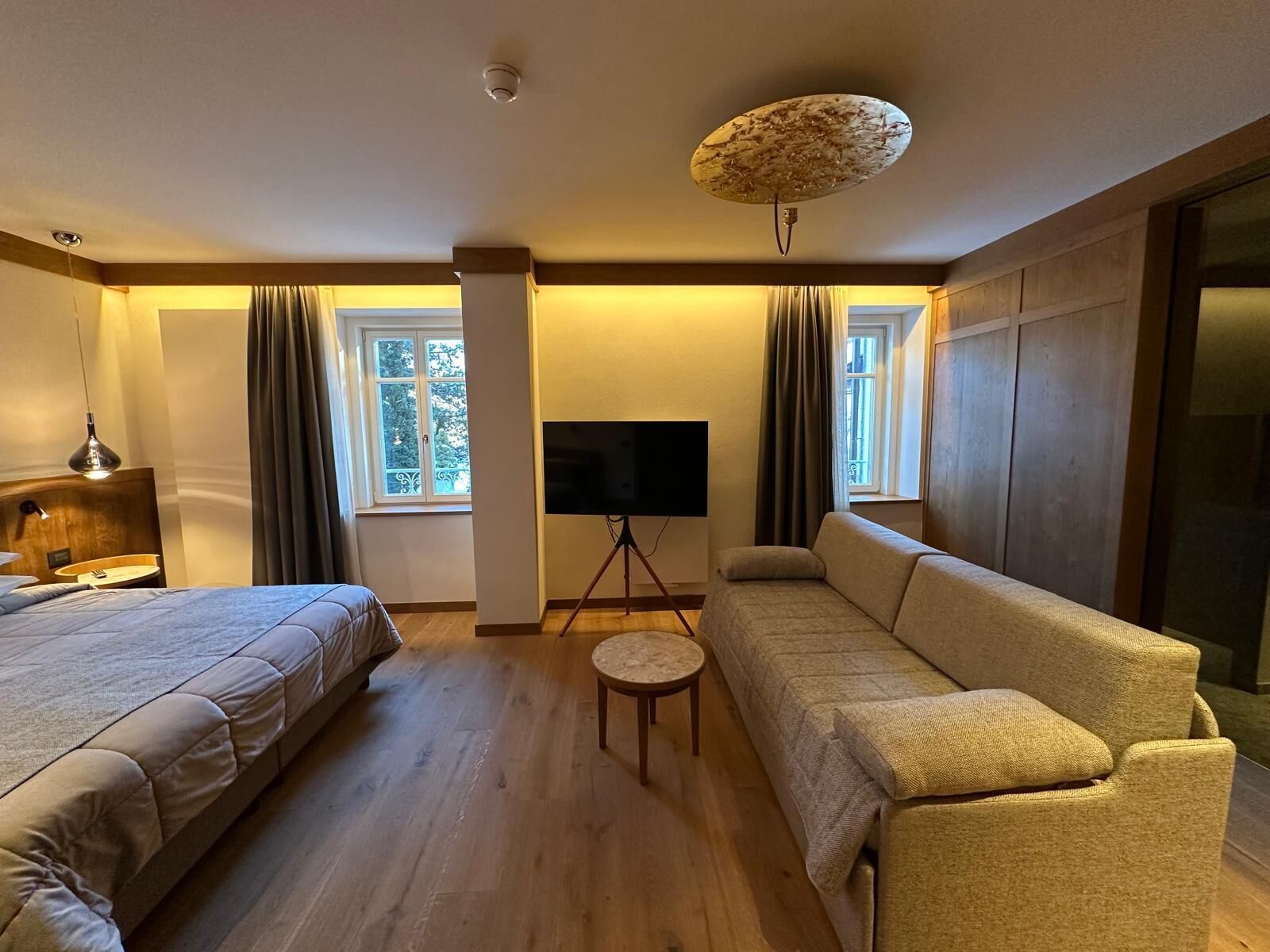 1 bedroom, down duvets, memory-foam beds, in-room safe