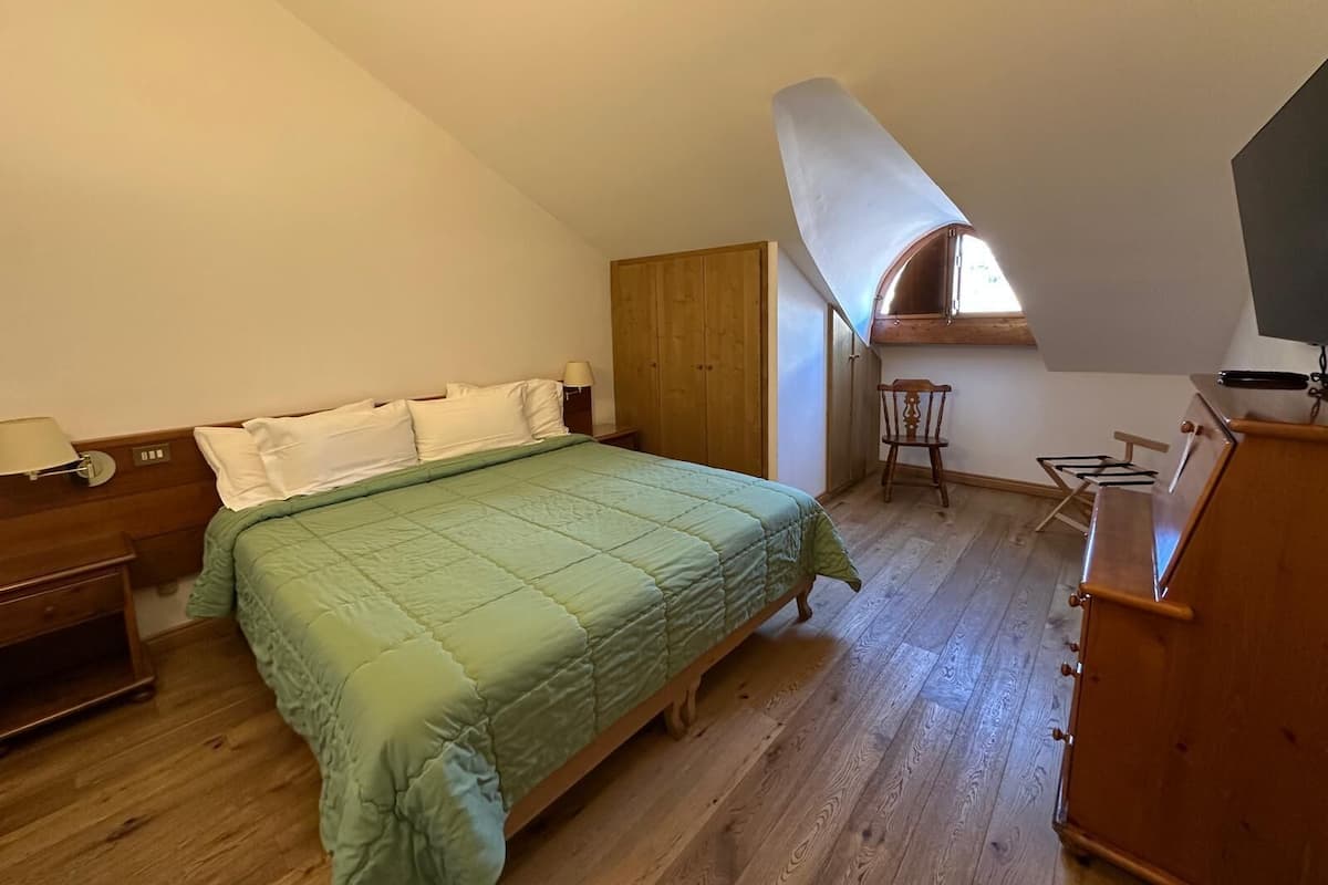 Classic Double or Twin Room, Mountain View (Attic) | 1 bedroom, down comforters, memory foam beds, in-room safe