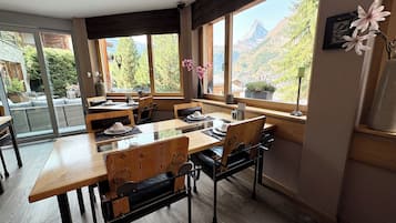 Tägliches inbegriffenes Frühstücksbuffet