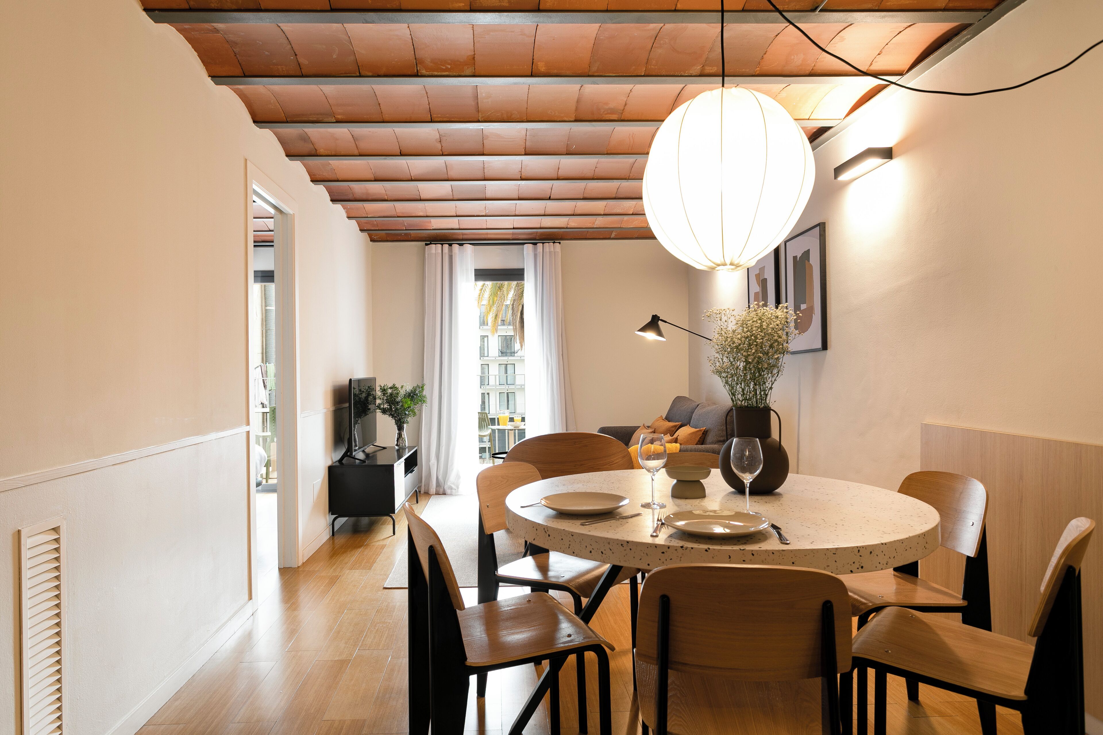 Apartamento, balcón | Zona de estar | Televisión de pantalla plana de 40 pulgadas con canales por satélite