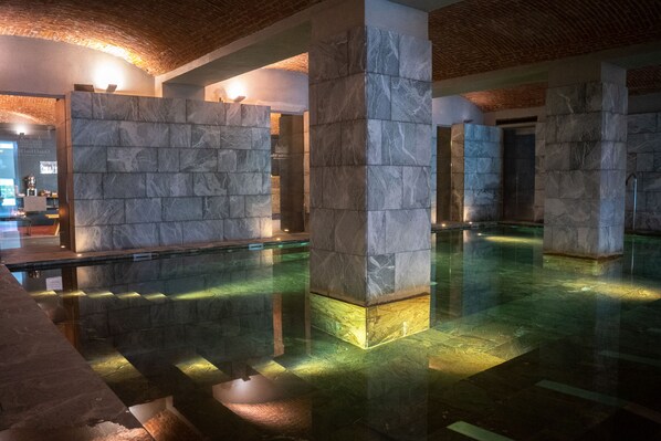 Sauna, bain à remous, hammam