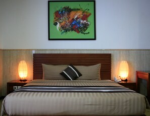 Zimmersafe, Schreibtisch, schallisolierte Zimmer, kostenloses WLAN