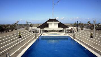 Outdoor pool, pool loungers