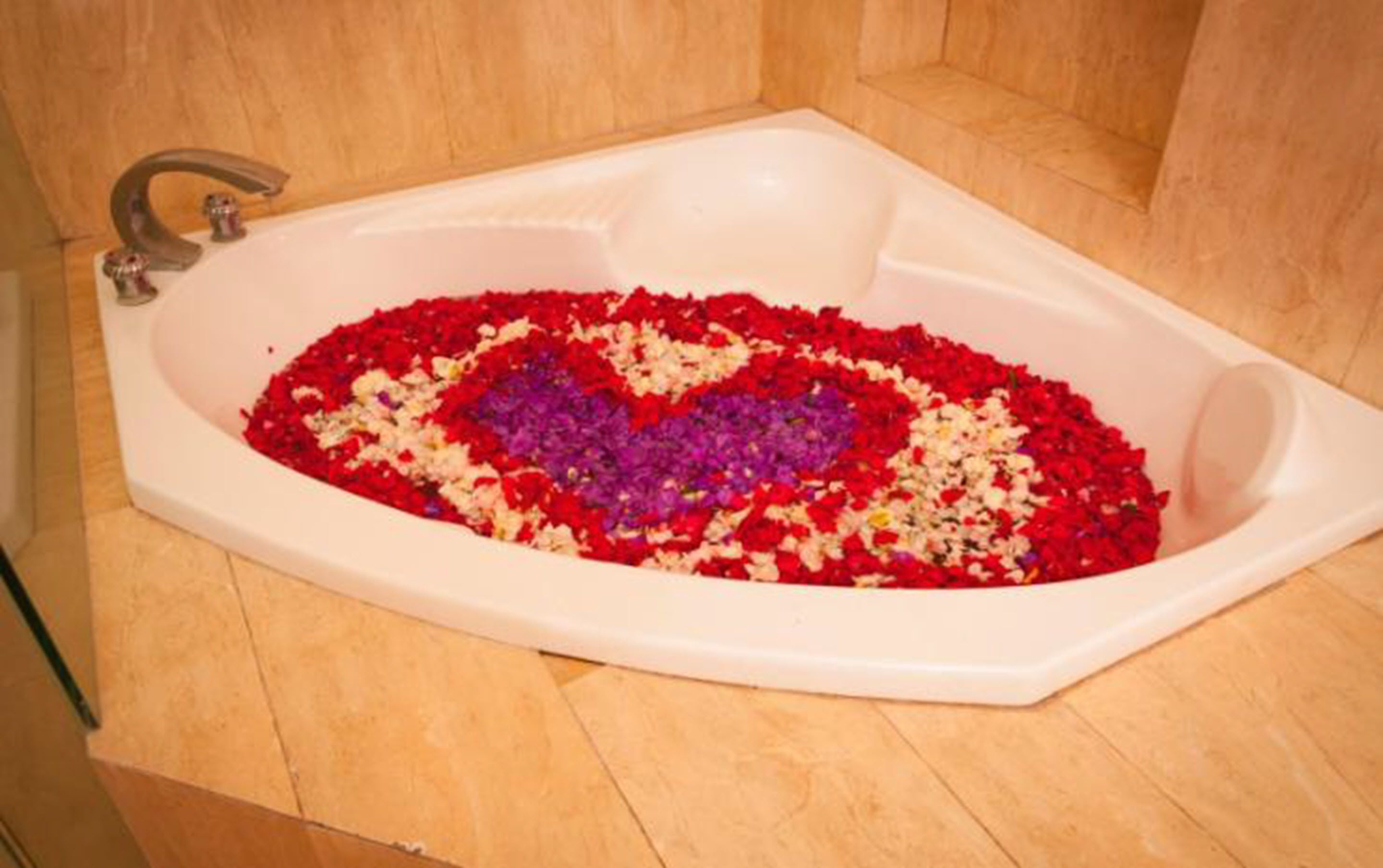Bathtub besar