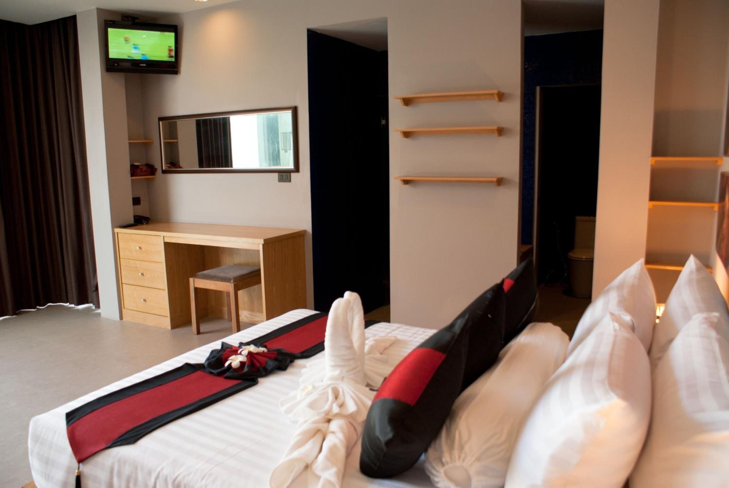 1 bedroom, premium bedding, select comfort beds, minibar