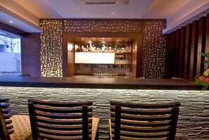 Bar (on property) - Shantai Hotel (Pune)