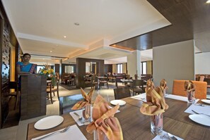 Restaurant - Shantai Hotel (Pune)