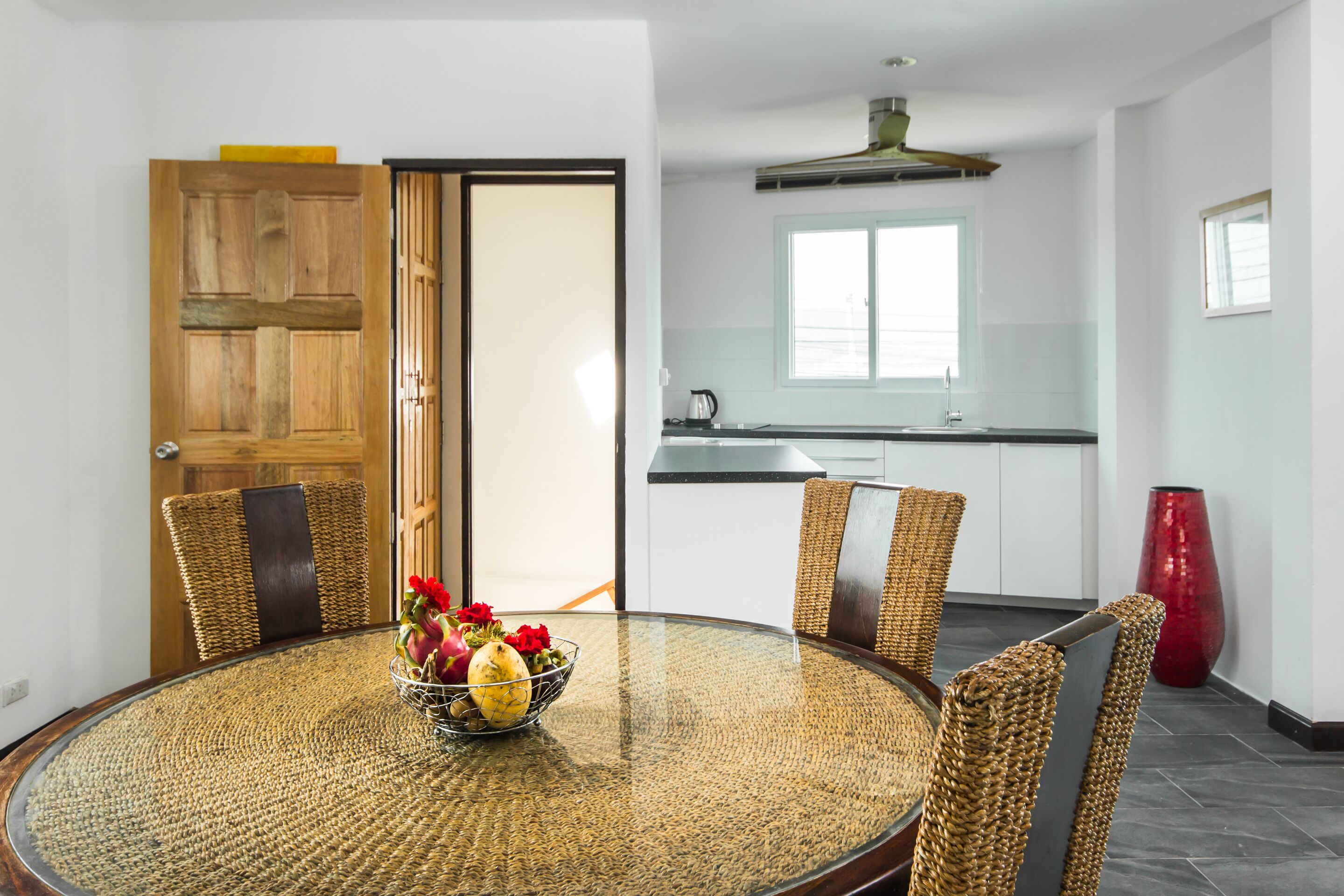 bay view apartment 2 bedrooms | private kitchen | full-sized fridge, microwave, oven, stovetop