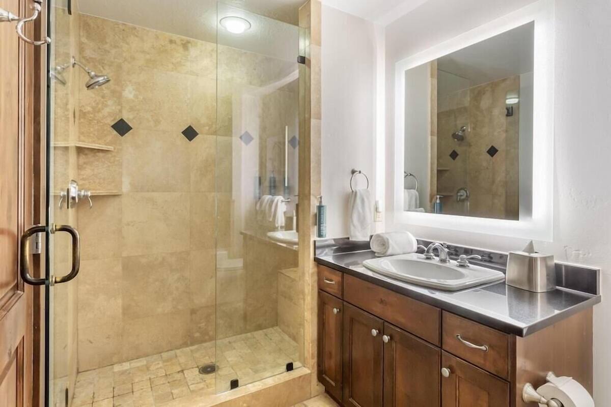 Baño | Amenidades de baño gratuitas, secadora de cabello, toallas